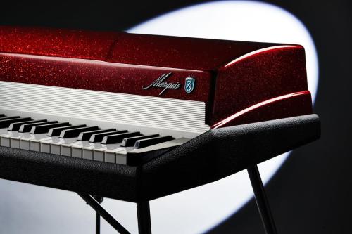 Marquis_73_Red_Sparkle_lid_logo